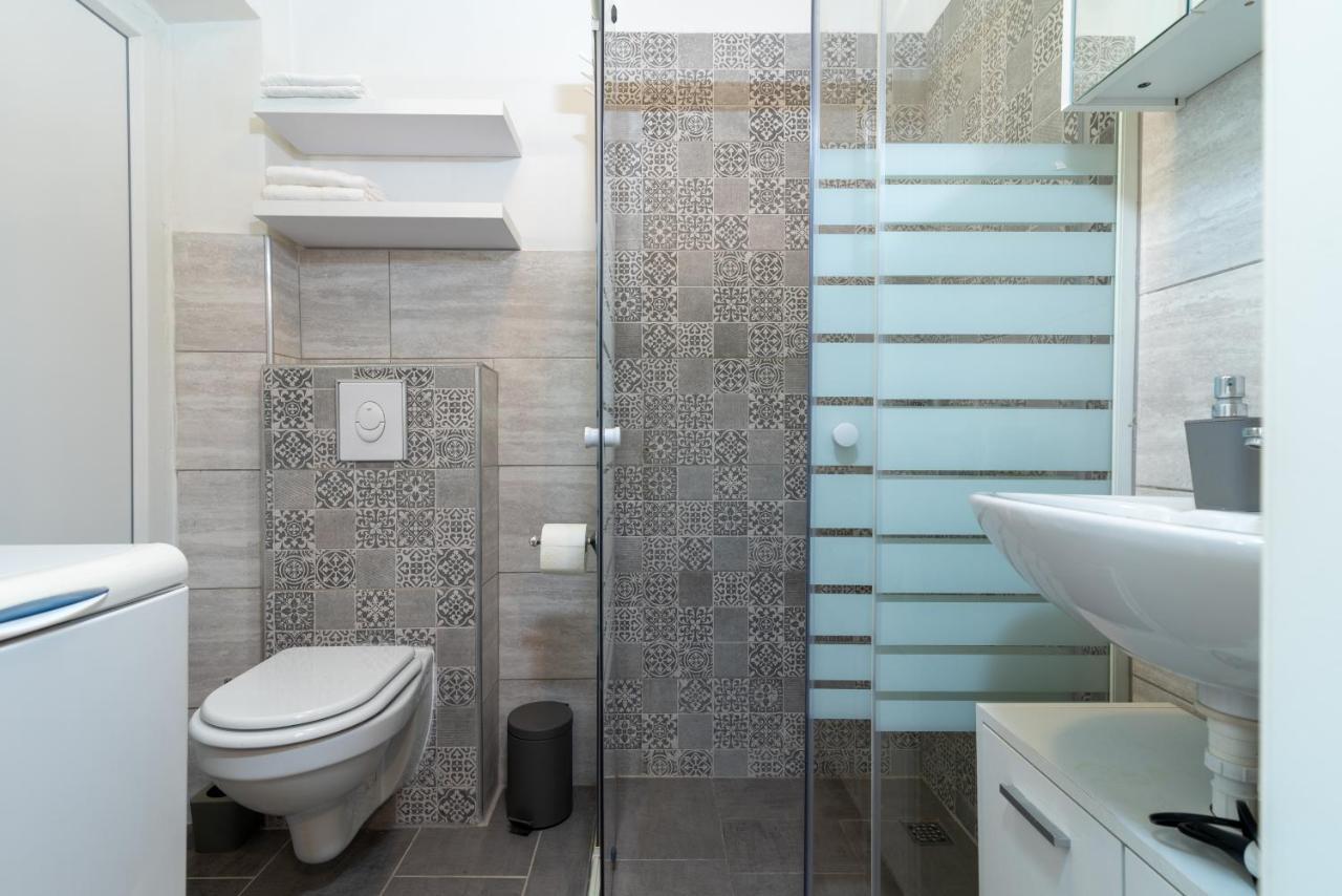 Studio Apartman Duje โตรกีร์ ภายนอก รูปภาพ